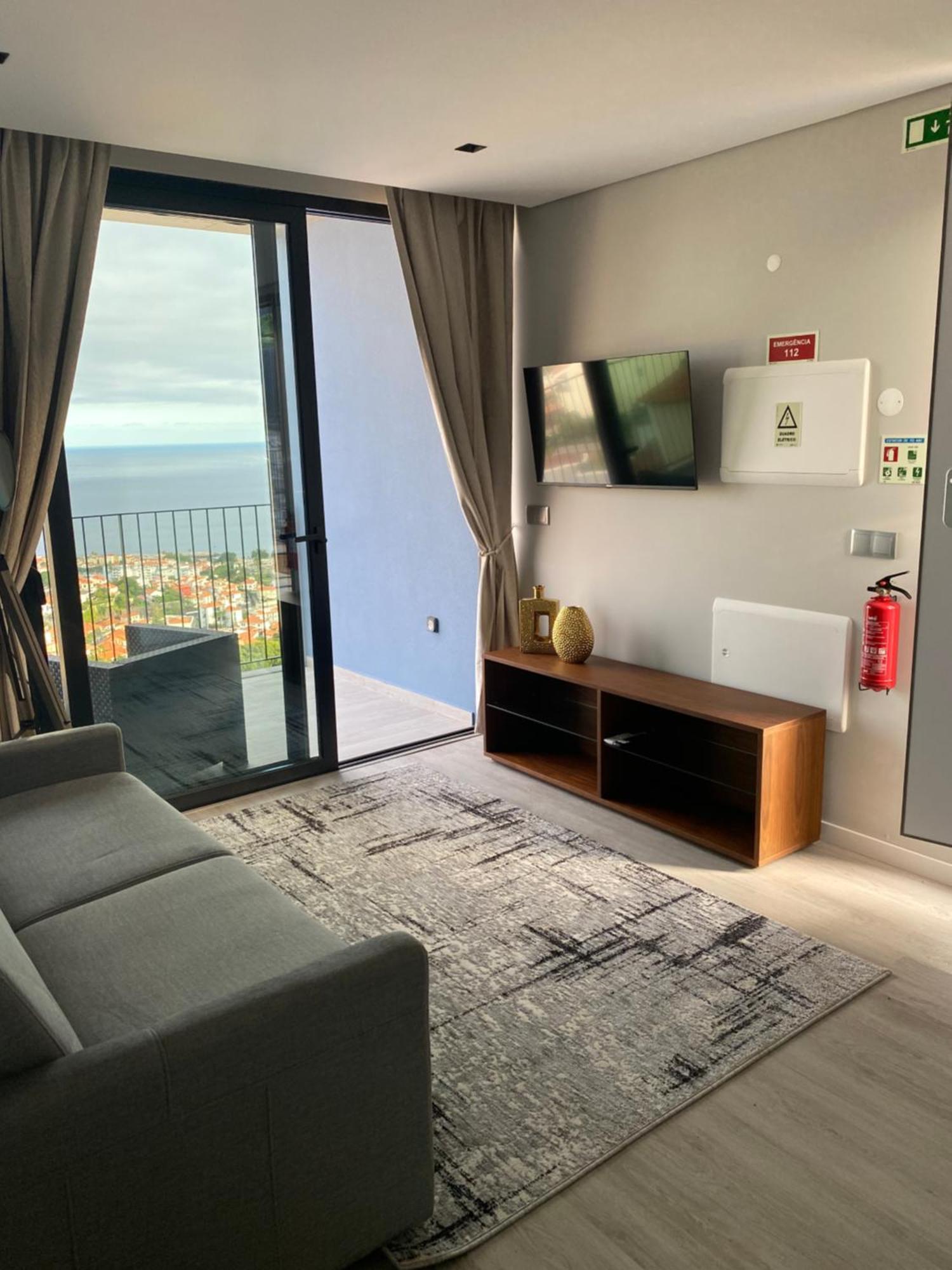 Atlantico Azul Apartment ฟุงชาล ภายนอก รูปภาพ