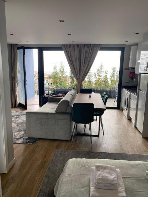 Atlantico Azul Apartment ฟุงชาล ภายนอก รูปภาพ